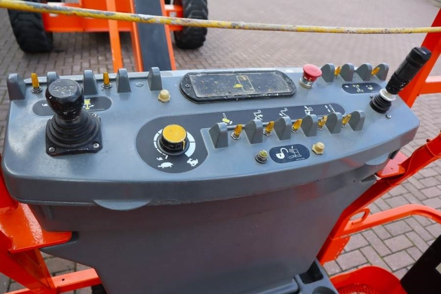 JLG 600AJ Valid inspection, Diesel, 4x4 Drive, 20.5 m - Plataforma articulada: foto 3 JLG 600AJ Valid inspection, Diesel, 4x4 Drive, 20.5 m - Plataforma articulada: foto 3