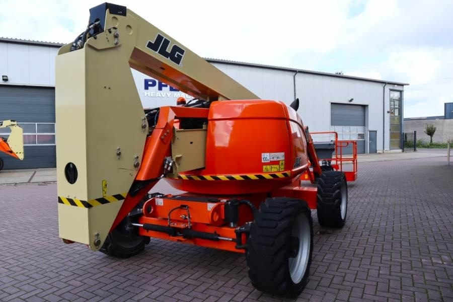 JLG 600AJ Valid inspection, Diesel, 4x4 Drive, 20.5 m - Plataforma articulada: foto 2 JLG 600AJ Valid inspection, Diesel, 4x4 Drive, 20.5 m - Plataforma articulada: foto 2