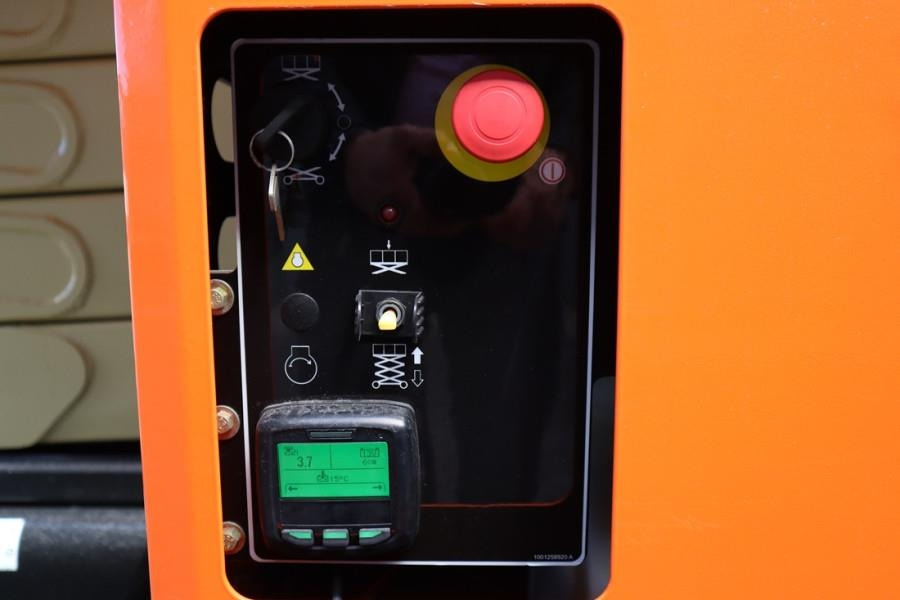 JLG ERT3369 Unused, Diesel, 12m Working Height, 454kg - Plataforma de Tijera/ Plataforma de tesoura: foto 4 JLG ERT3369 Unused, Diesel, 12m Working Height, 454kg - Plataforma de Tijera/ Plataforma de tesoura: foto 4