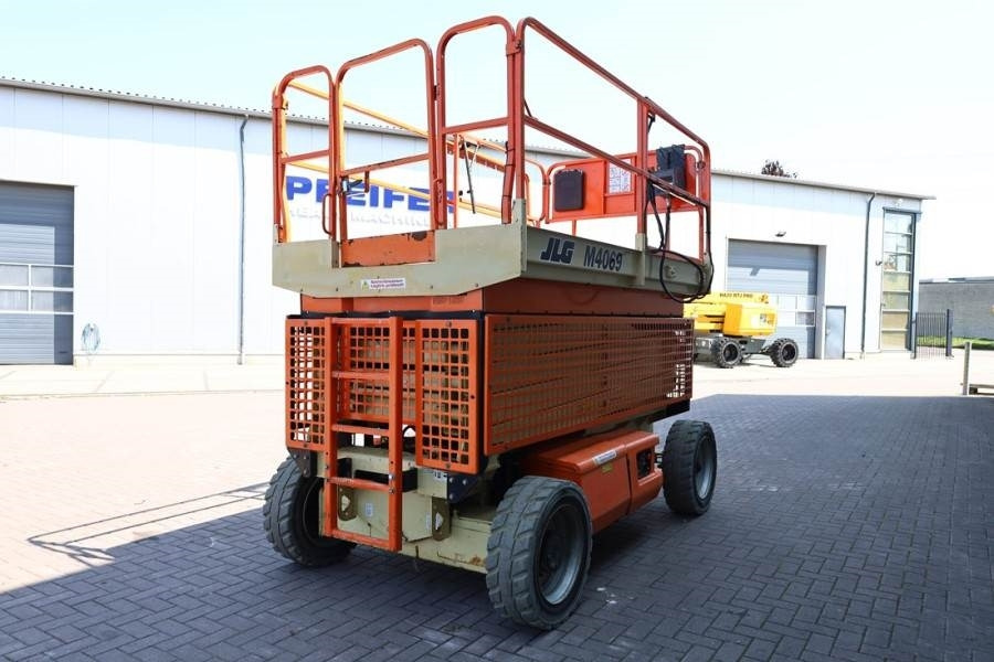 JLG M4069 Hybrid, 14.2m Working Height, 360kg Capacity - Plataforma de Tijera/ Plataforma de tesoura: foto 2 JLG M4069 Hybrid, 14.2m Working Height, 360kg Capacity - Plataforma de Tijera/ Plataforma de tesoura: foto 2