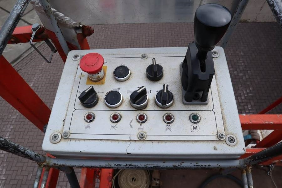Liftlux SL320-30DS Diesel, 4x4 Drive, 34m Working Height, - Plataforma de Tijera/ Plataforma de tesoura: foto 4 Liftlux SL320-30DS Diesel, 4x4 Drive, 34m Working Height, - Plataforma de Tijera/ Plataforma de tesoura: foto 4