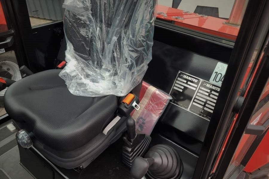 Manitou M30-4 Valid inspection, *Guarantee, Diesel, 4x4 Dr - Empilhador todo-o-terreno: foto 3 Manitou M30-4 Valid inspection, *Guarantee, Diesel, 4x4 Dr - Empilhador todo-o-terreno: foto 3
