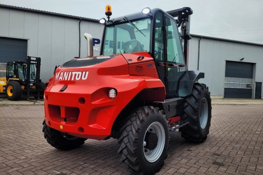 Manitou M30-4 Valid inspection, *Guarantee, Diesel, 4x4 Dr - Empilhador todo-o-terreno: foto 2 Manitou M30-4 Valid inspection, *Guarantee, Diesel, 4x4 Dr - Empilhador todo-o-terreno: foto 2