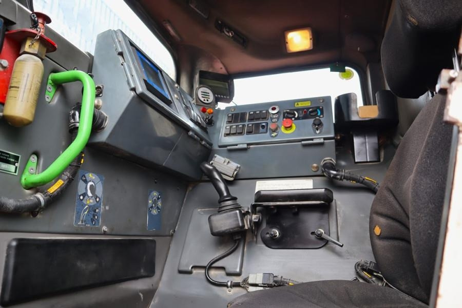 Sandvik LH410 Diesel, 4x4 Drive, 10t Capacity, Tilting Buc - Carregadeira de rodas: foto 4 Sandvik LH410 Diesel, 4x4 Drive, 10t Capacity, Tilting Buc - Carregadeira de rodas: foto 4