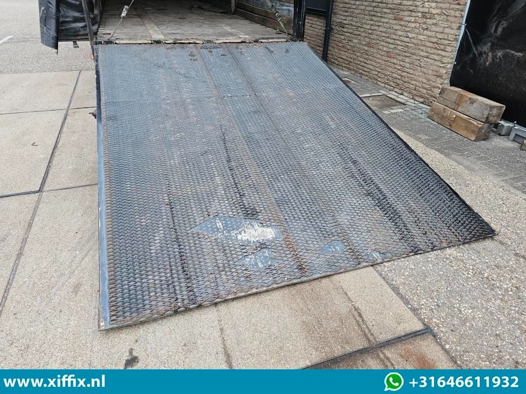 Wiese 3-ass. Semi dieplader met huifopbouw / Wiese 9 tons laadklep - Semireboque baixa: foto 5 Wiese 3-ass. Semi dieplader met huifopbouw / Wiese 9 tons laadklep - Semireboque baixa: foto 5