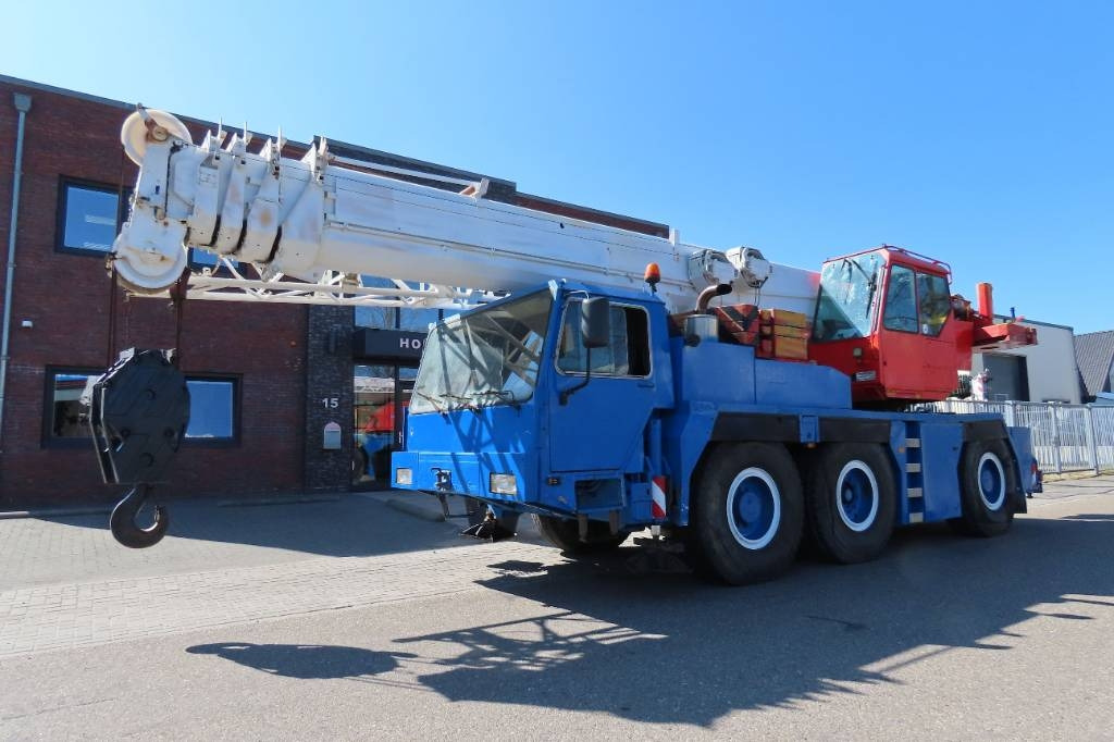 Liebherr LTM 1050-1 - Grua todo o terreno: foto 1 Liebherr LTM 1050-1 - Grua todo o terreno: foto 1