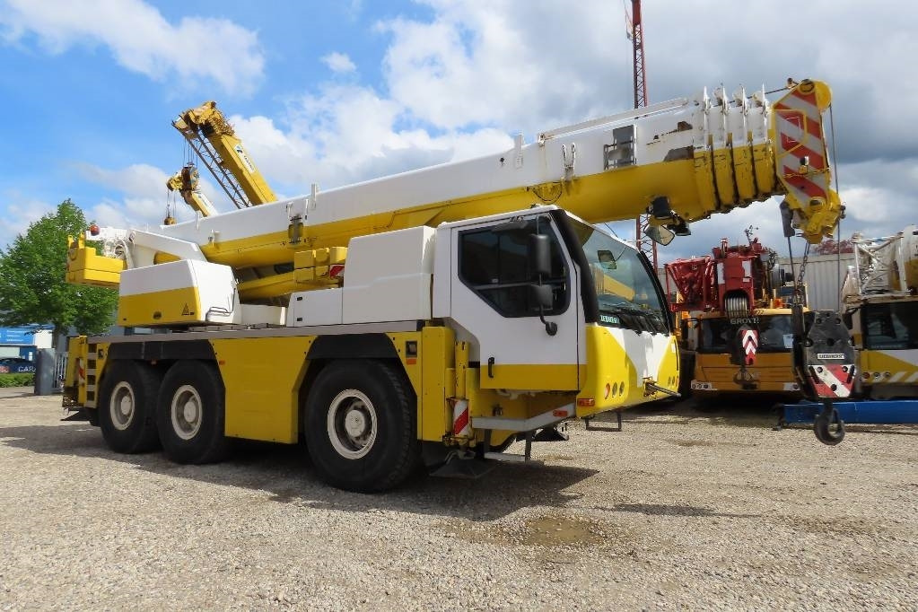 Liebherr LTM 1055-3.2 - Grua todo o terreno: foto 2 Liebherr LTM 1055-3.2 - Grua todo o terreno: foto 2