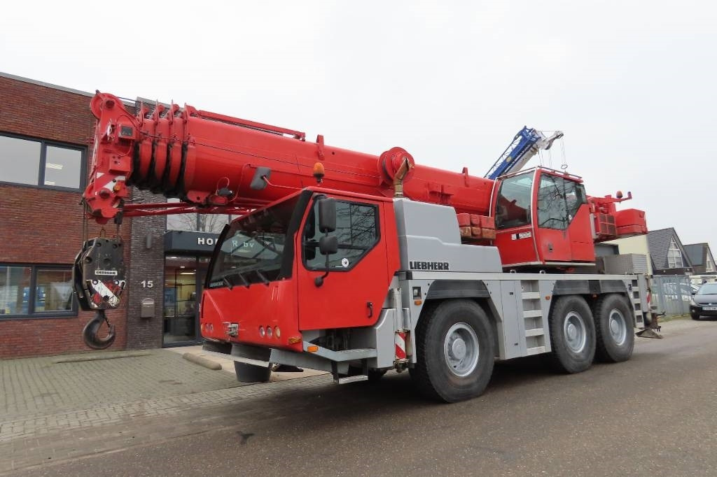 Liebherr LTM 1055-3.2 - Grua todo o terreno: foto 1 Liebherr LTM 1055-3.2 - Grua todo o terreno: foto 1