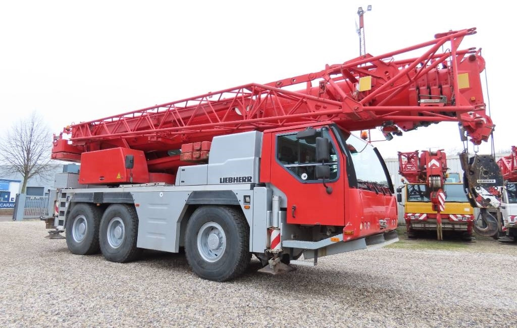 Liebherr LTM 1055-3.2 - Grua todo o terreno: foto 2 Liebherr LTM 1055-3.2 - Grua todo o terreno: foto 2