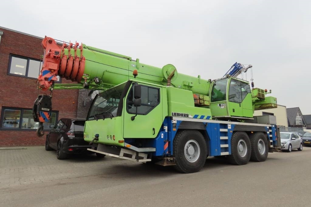Liebherr LTM 1055-3.2 - Grua todo o terreno: foto 1 Liebherr LTM 1055-3.2 - Grua todo o terreno: foto 1