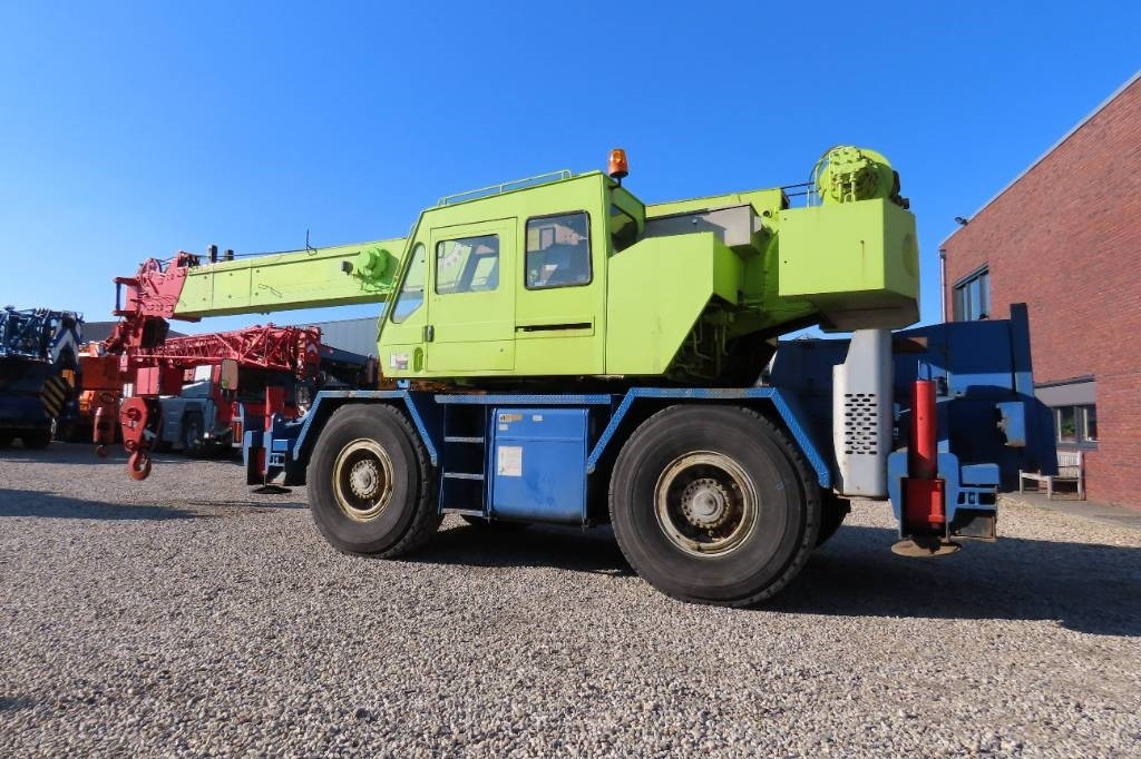 Tadano TR 250 E - Guindaste móvel: foto 3 Tadano TR 250 E - Guindaste móvel: foto 3