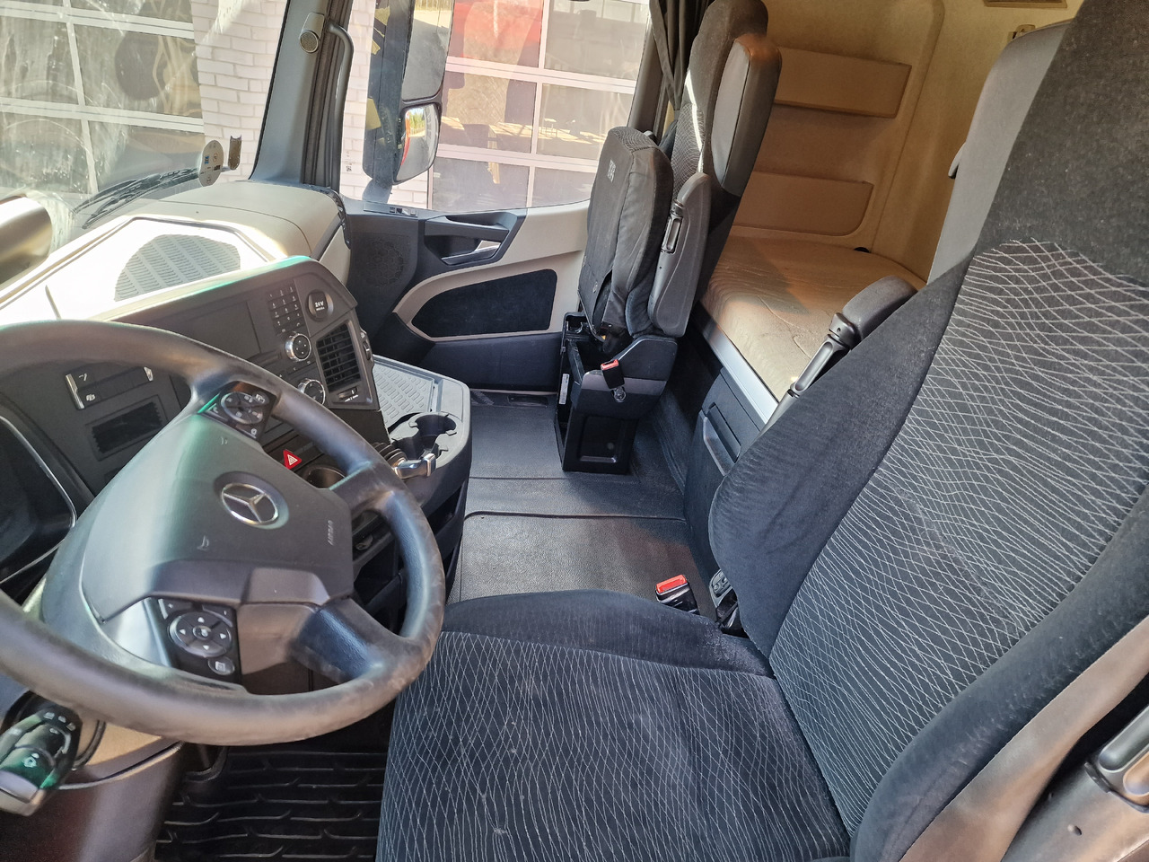 MERCEDES-BENZ 1845 Retarder Actros - Tractor: foto 5 MERCEDES-BENZ 1845 Retarder Actros - Tractor: foto 5