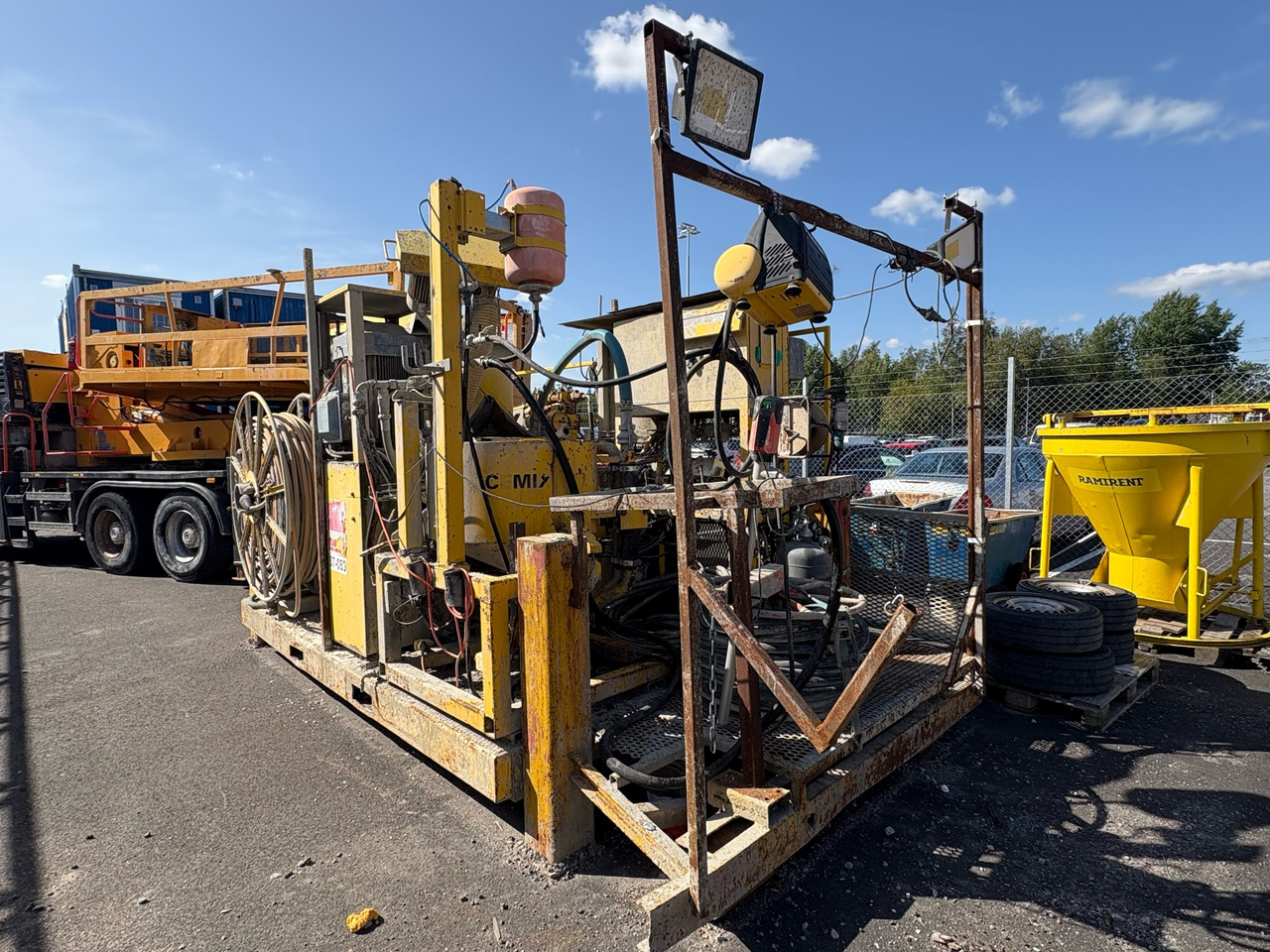 Atlas Copco Unigrout - Equipamento de construção: foto 1 Atlas Copco Unigrout - Equipamento de construção: foto 1