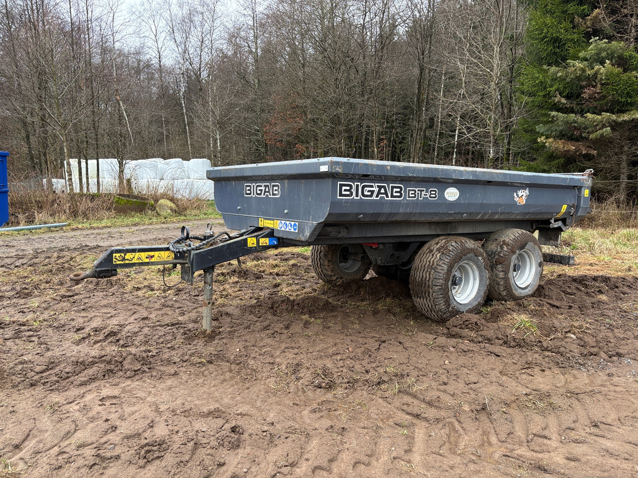 Bigab BT-8 - Reboque basculante: foto 1 Bigab BT-8 - Reboque basculante: foto 1