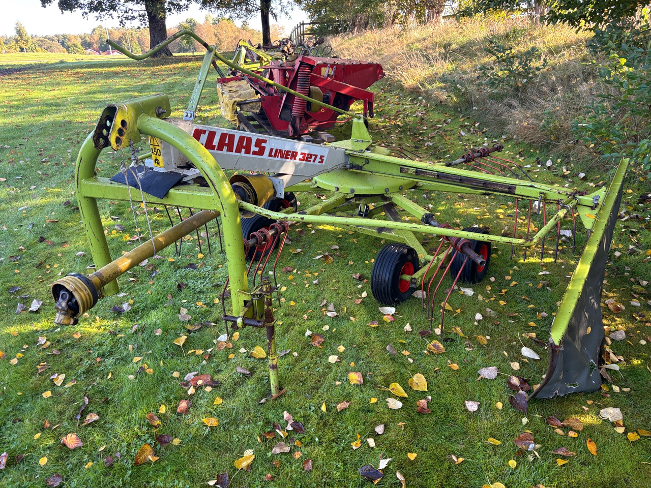 Claas Liner 327S - Ancinho enleirador: foto 1 Claas Liner 327S - Ancinho enleirador: foto 1