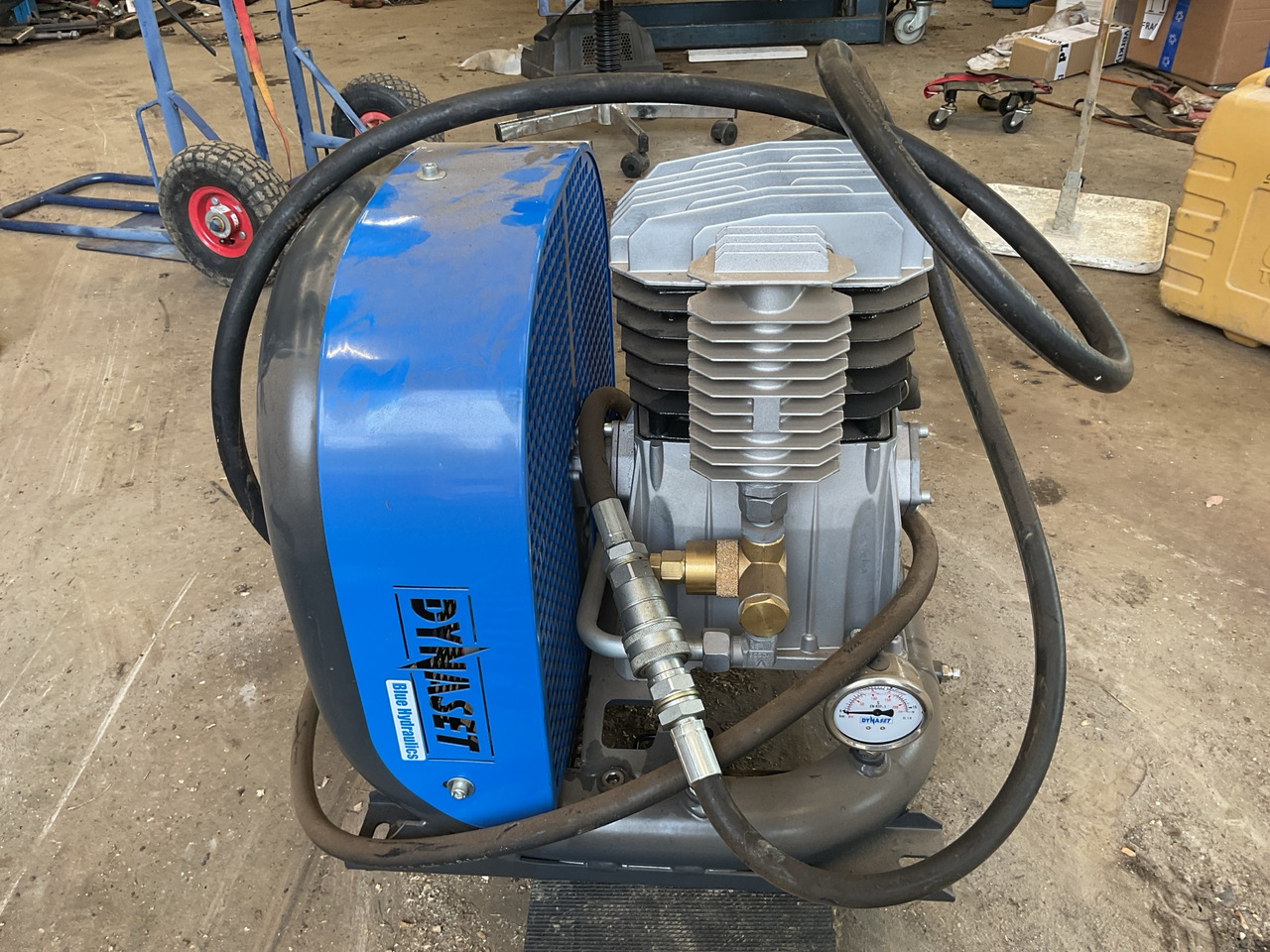 Dynaset HK450/8-14-Y - Compressor de ar: foto 1 Dynaset HK450/8-14-Y - Compressor de ar: foto 1