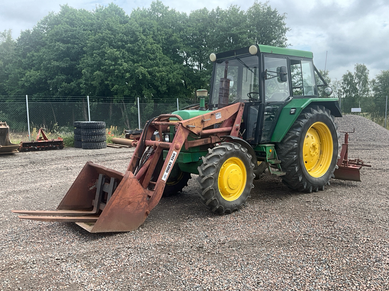 John Deere 2130 - Trator: foto 1 John Deere 2130 - Trator: foto 1