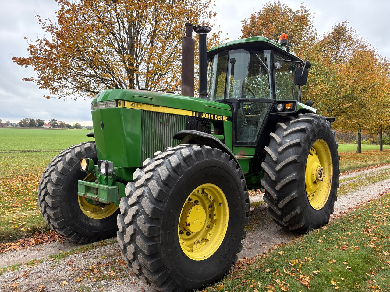 John Deere 4055 - Trator: foto 1 John Deere 4055 - Trator: foto 1
