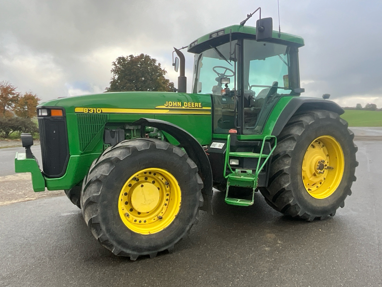 John Deere 8310 - Trator: foto 1 John Deere 8310 - Trator: foto 1