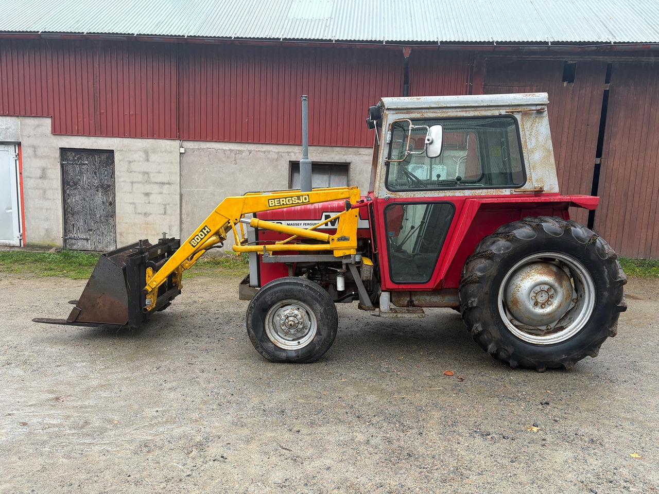 Massey Ferguson 550 - Trator: foto 1 Massey Ferguson 550 - Trator: foto 1