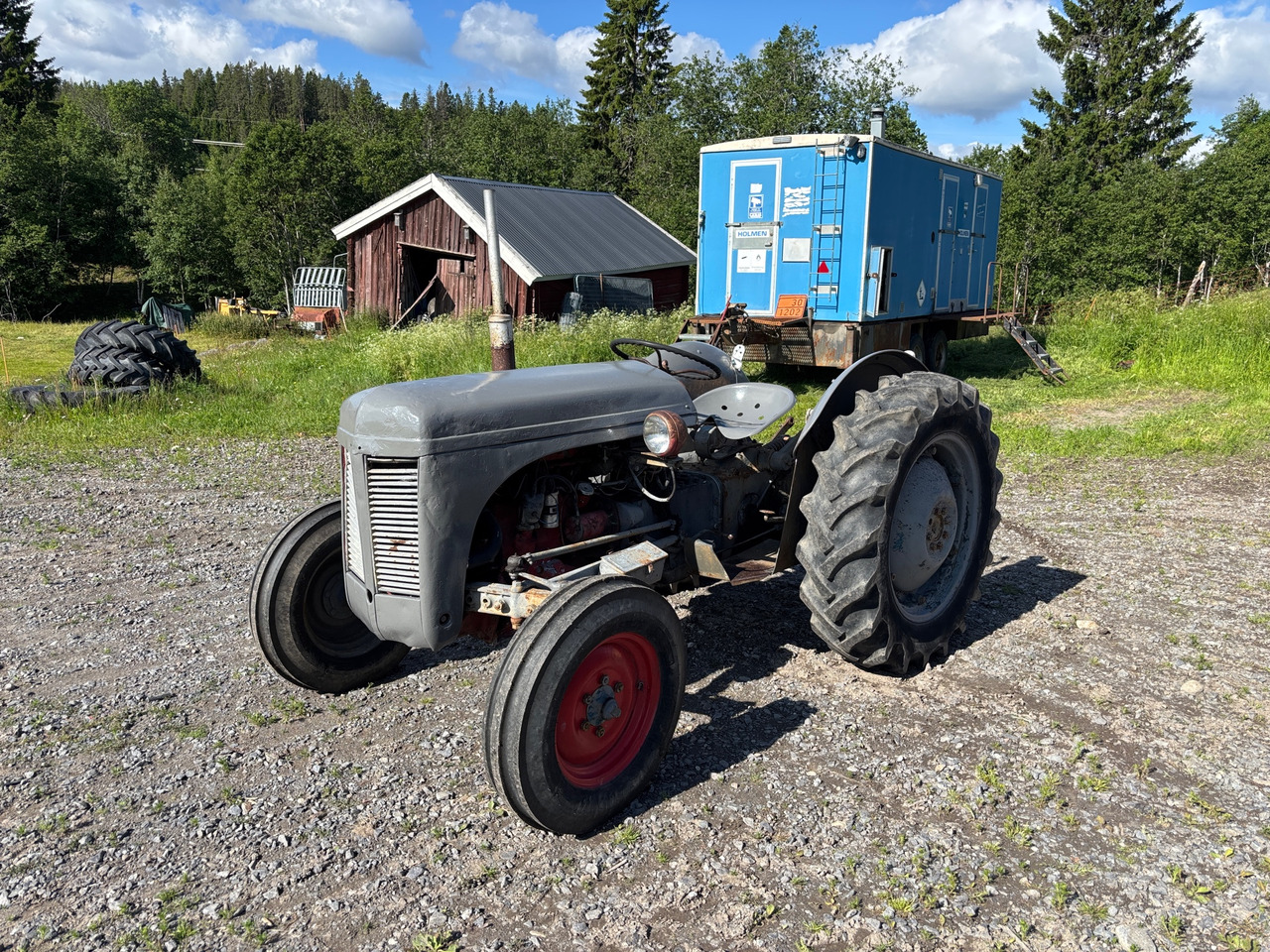 Massey Ferguson TEA-20 B - Trator: foto 1 Massey Ferguson TEA-20 B - Trator: foto 1