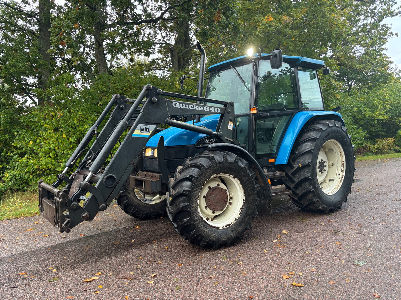 New Holland 6635 - Trator: foto 1 New Holland 6635 - Trator: foto 1