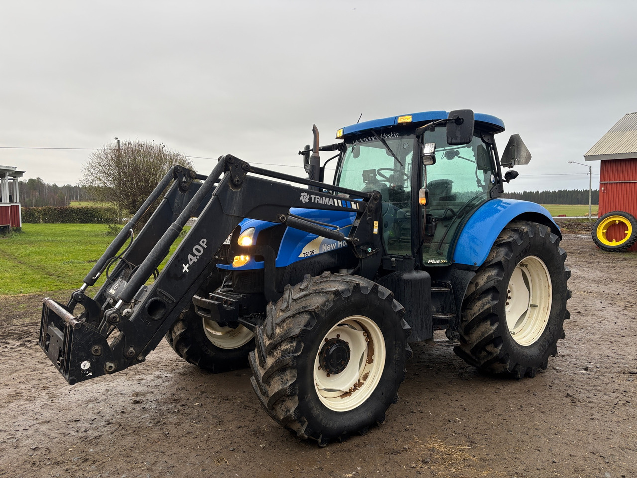 New Holland TS135A - Trator: foto 1 New Holland TS135A - Trator: foto 1