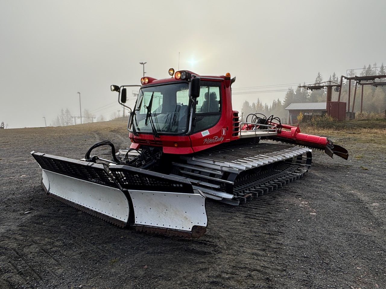 Pisten Bully 300 - Equipamento de construção: foto 1 Pisten Bully 300 - Equipamento de construção: foto 1
