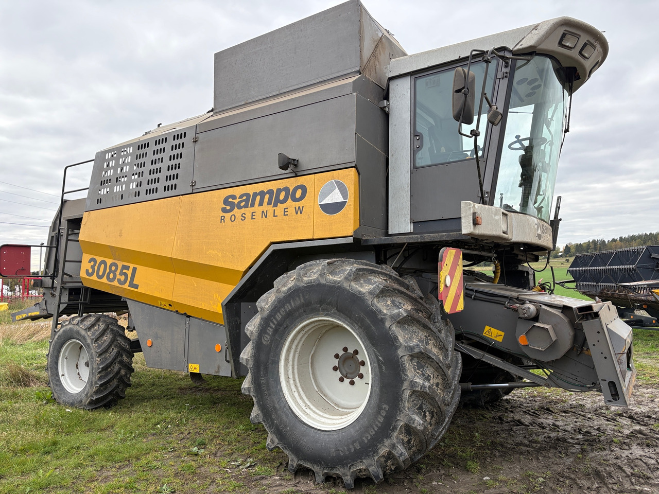 Sampo Rosenlew SR3085L - Ceifeira debulhadora: foto 1 Sampo Rosenlew SR3085L - Ceifeira debulhadora: foto 1