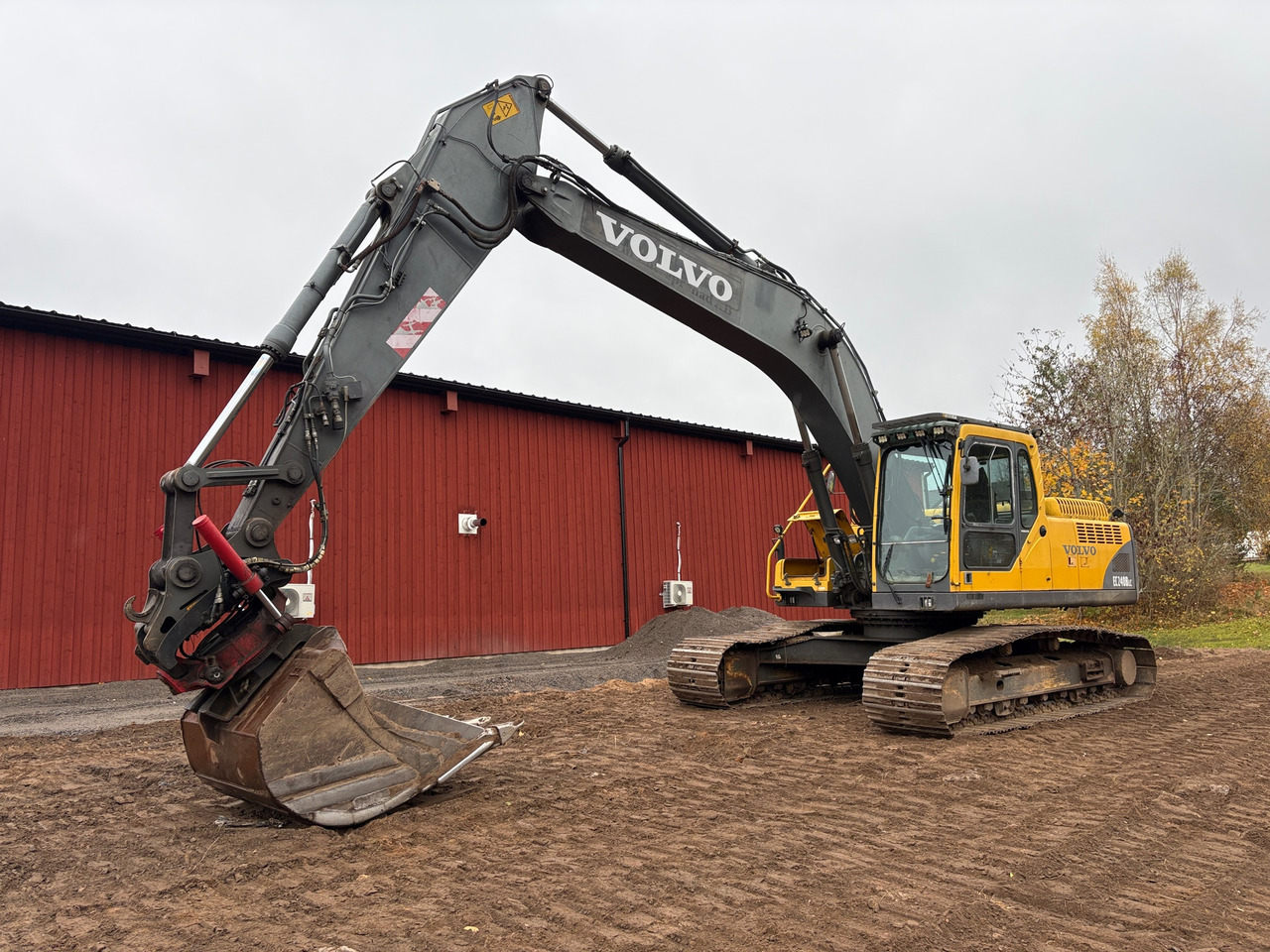 Volvo EC 240BLC - Escavadeira: foto 1 Volvo EC 240BLC - Escavadeira: foto 1