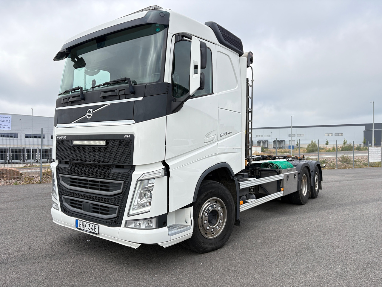 Volvo FH540 - Caminhão polibenne: foto 1 Volvo FH540 - Caminhão polibenne: foto 1