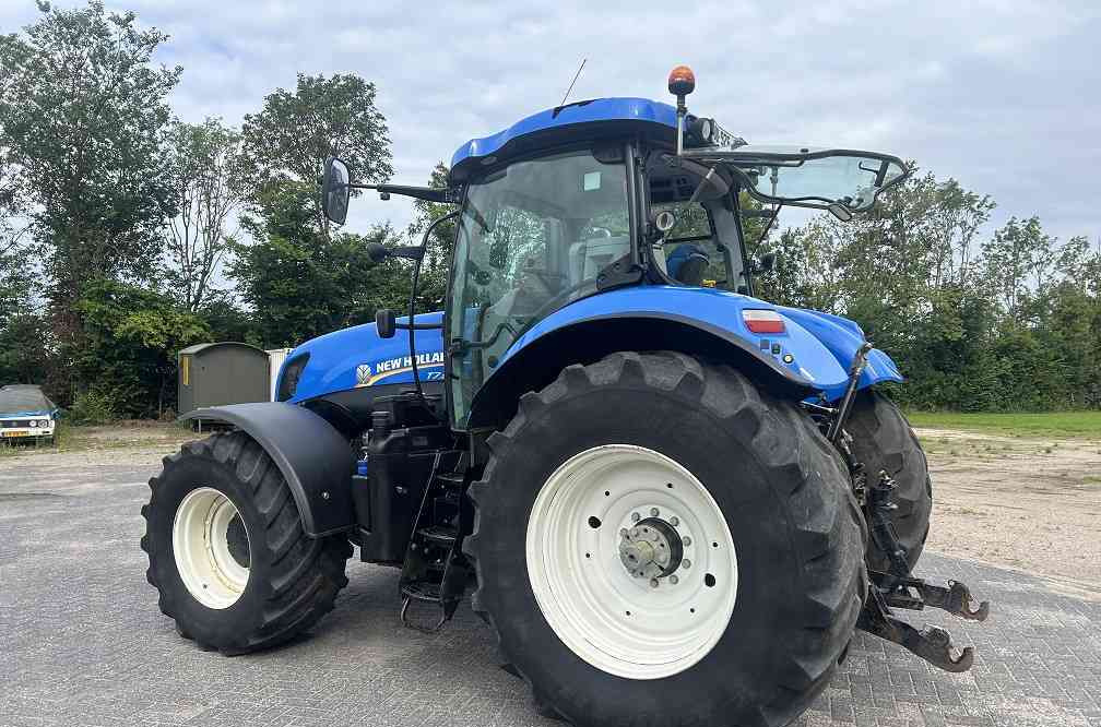 New Holland T7.260 pc - Trator: foto 2 New Holland T7.260 pc - Trator: foto 2