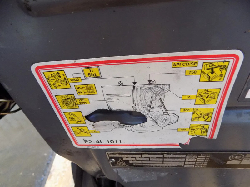 Deutz 1011 2 cillinder fur atlas copco - Compressor de ar: foto 3 Deutz 1011 2 cillinder fur atlas copco - Compressor de ar: foto 3