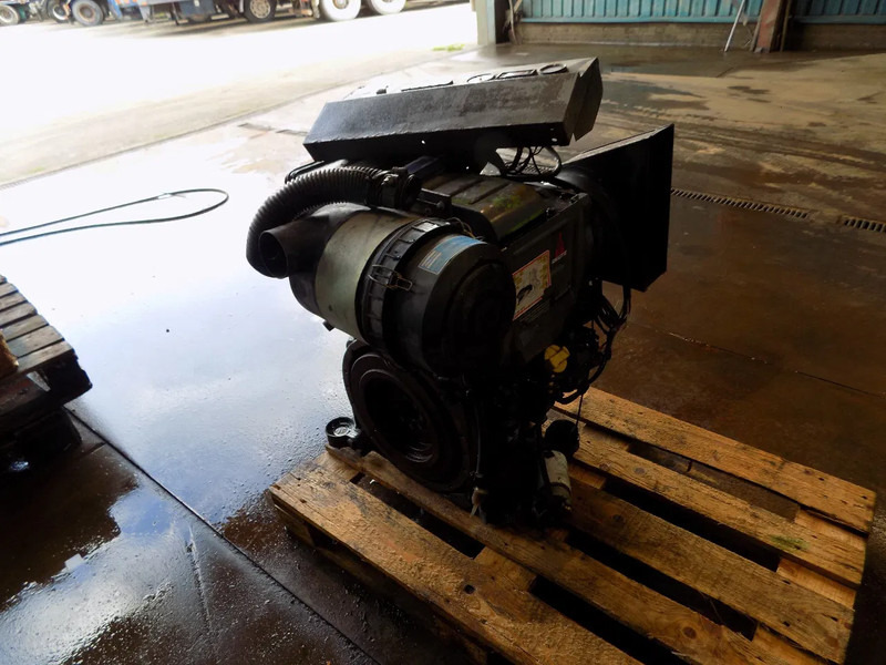 Deutz 1011 2 cillinder fur atlas copco - Compressor de ar: foto 5 Deutz 1011 2 cillinder fur atlas copco - Compressor de ar: foto 5