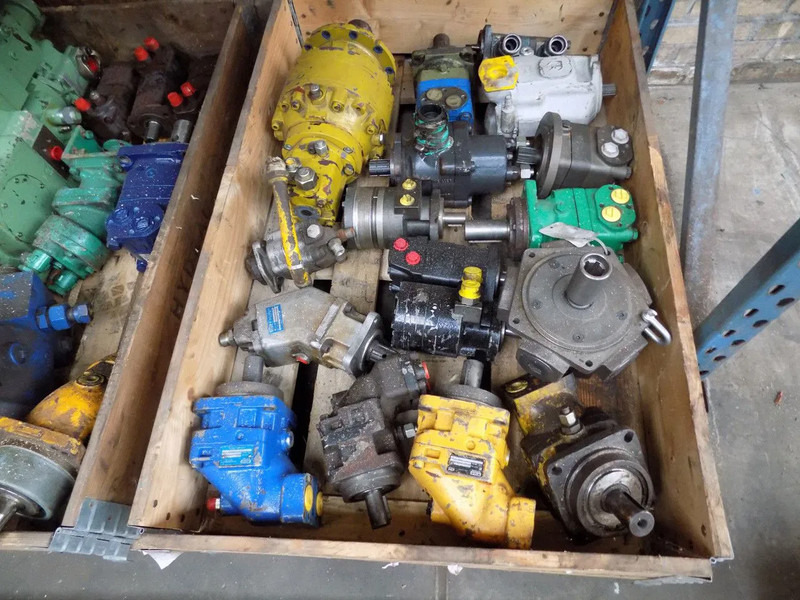 Diversen hydro motor hydrauliek - Máquina de construção: foto 1 Diversen hydro motor hydrauliek - Máquina de construção: foto 1