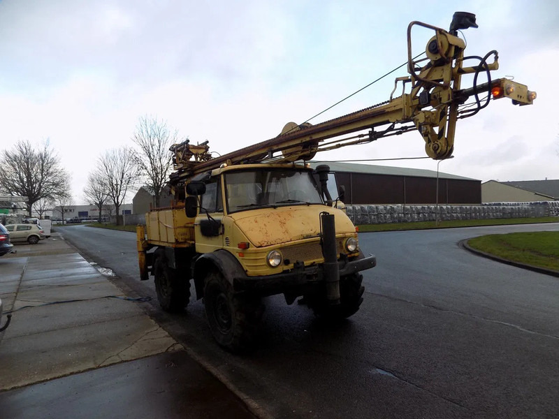 Mercedes-Benz U416 Unimog KNEBEL HY75 - Máquina de perfuração: foto 3 Mercedes-Benz U416 Unimog KNEBEL HY75 - Máquina de perfuração: foto 3