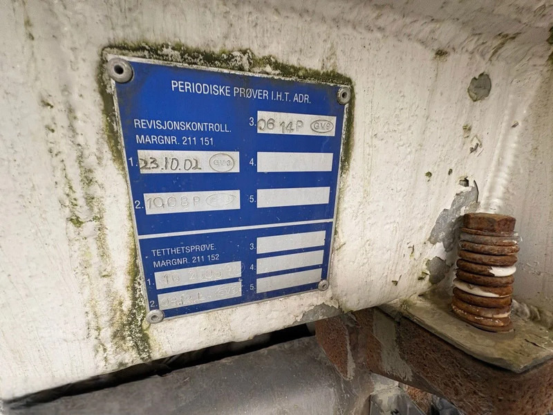 Volvo FL 7 Volvo FL7 285 Fuel tanker 4x2 - Caminhão tanque: foto 4 Volvo FL 7 Volvo FL7 285 Fuel tanker 4x2 - Caminhão tanque: foto 4