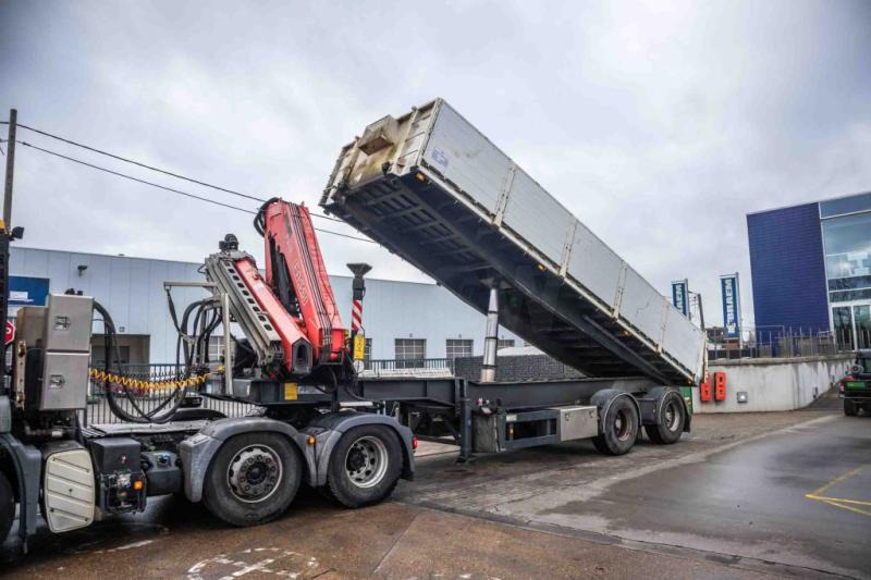 Kwb KIPPER + FASSI F245A/5X - Semireboque basculante: foto 1 Kwb KIPPER + FASSI F245A/5X - Semireboque basculante: foto 1