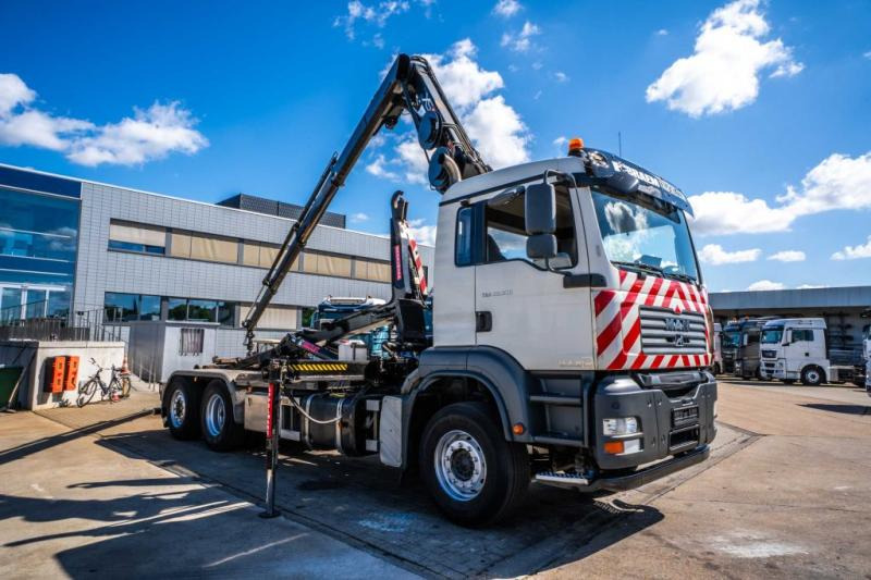 MAN TGA 26.320 BL -6X2-4+HIAB 122 E3 HIDUO - Caminhão polibenne, Caminhão grua: foto 2 MAN TGA 26.320 BL -6X2-4+HIAB 122 E3 HIDUO - Caminhão polibenne, Caminhão grua: foto 2