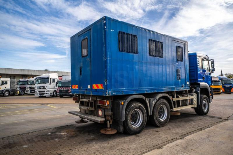 MAN TGA 33.363 FDAK- 6x6 + LABO - Caminhão furgão: foto 4 MAN TGA 33.363 FDAK- 6x6 + LABO - Caminhão furgão: foto 4