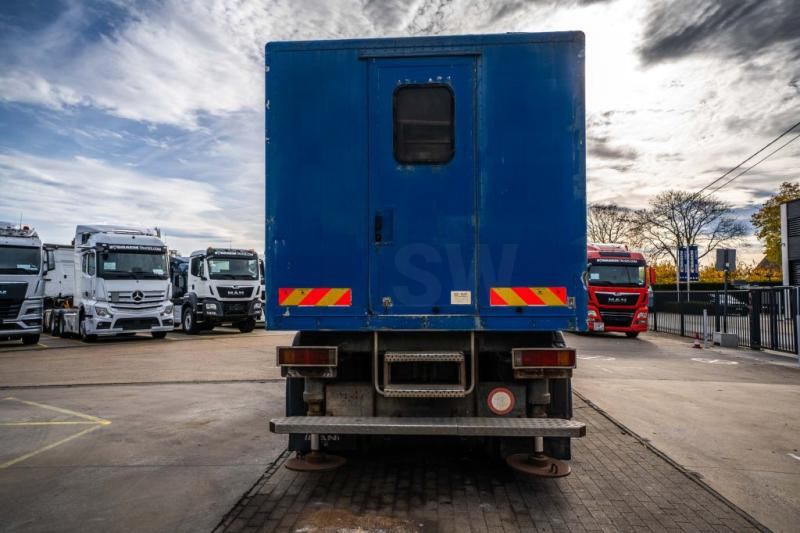 MAN TGA 33.363 FDAK- 6x6 + LABO - Caminhão furgão: foto 5 MAN TGA 33.363 FDAK- 6x6 + LABO - Caminhão furgão: foto 5