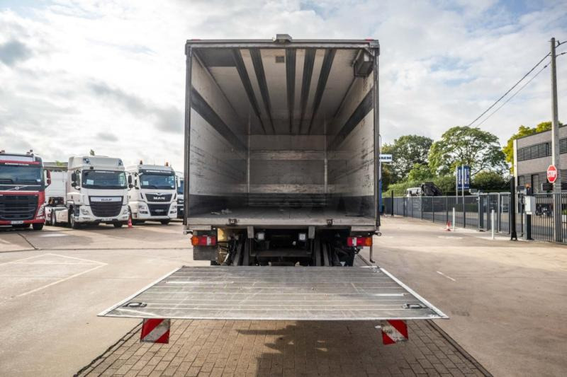 Caminhão furgão MAN TGM 18.340 BL: foto 7