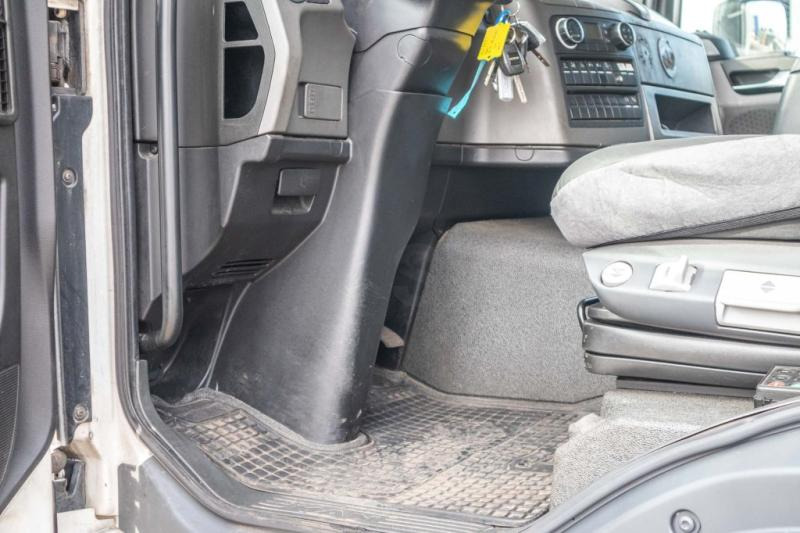 Caminhão furgão MAN TGM 18.340 BL: foto 10