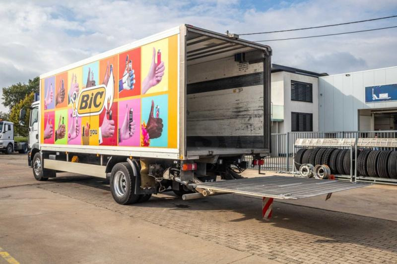 Caminhão furgão MAN TGM 18.340 BL: foto 6