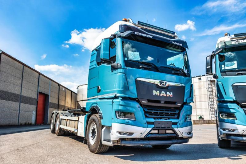 MAN TGX 26.510 6x2-4 LL + AJK - Caminhão polibenne: foto 1 MAN TGX 26.510 6x2-4 LL + AJK - Caminhão polibenne: foto 1