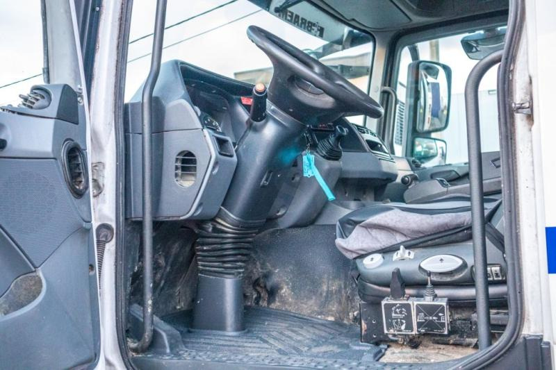 Fotografia de interior 1: Caminhão polibenne Mercedes ACTROS 2646 L-MP3