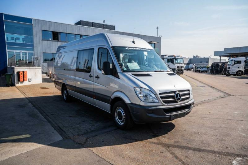 Mercedes Sprinter 319 CDI/3.5+6 p. - Furgão: foto 2 Mercedes Sprinter 319 CDI/3.5+6 p. - Furgão: foto 2