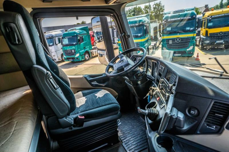 Tractor Mercedes ACTROS 1845 LS: foto 7 Tractor Mercedes ACTROS 1845 LS: foto 7