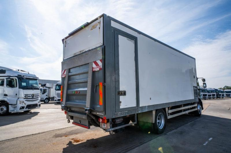 Volvo FL 240 (18t) + DHOLLANDIA 1.5T - Caminhão furgão: foto 5 Volvo FL 240 (18t) + DHOLLANDIA 1.5T - Caminhão furgão: foto 5