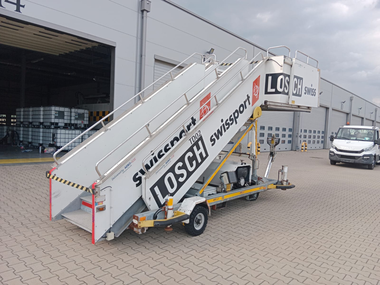 Denge TS3800 - Escada de passageiros: foto 1 Denge TS3800 - Escada de passageiros: foto 1